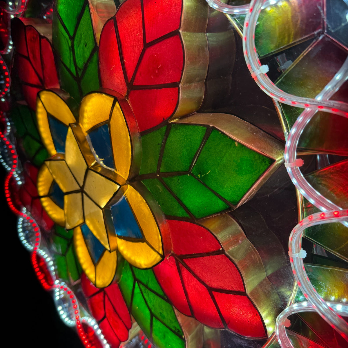 Classic Mistletoe Parol – Colored LED Christmas Star Lantern | Authentic Handmade Capiz Shell Decor